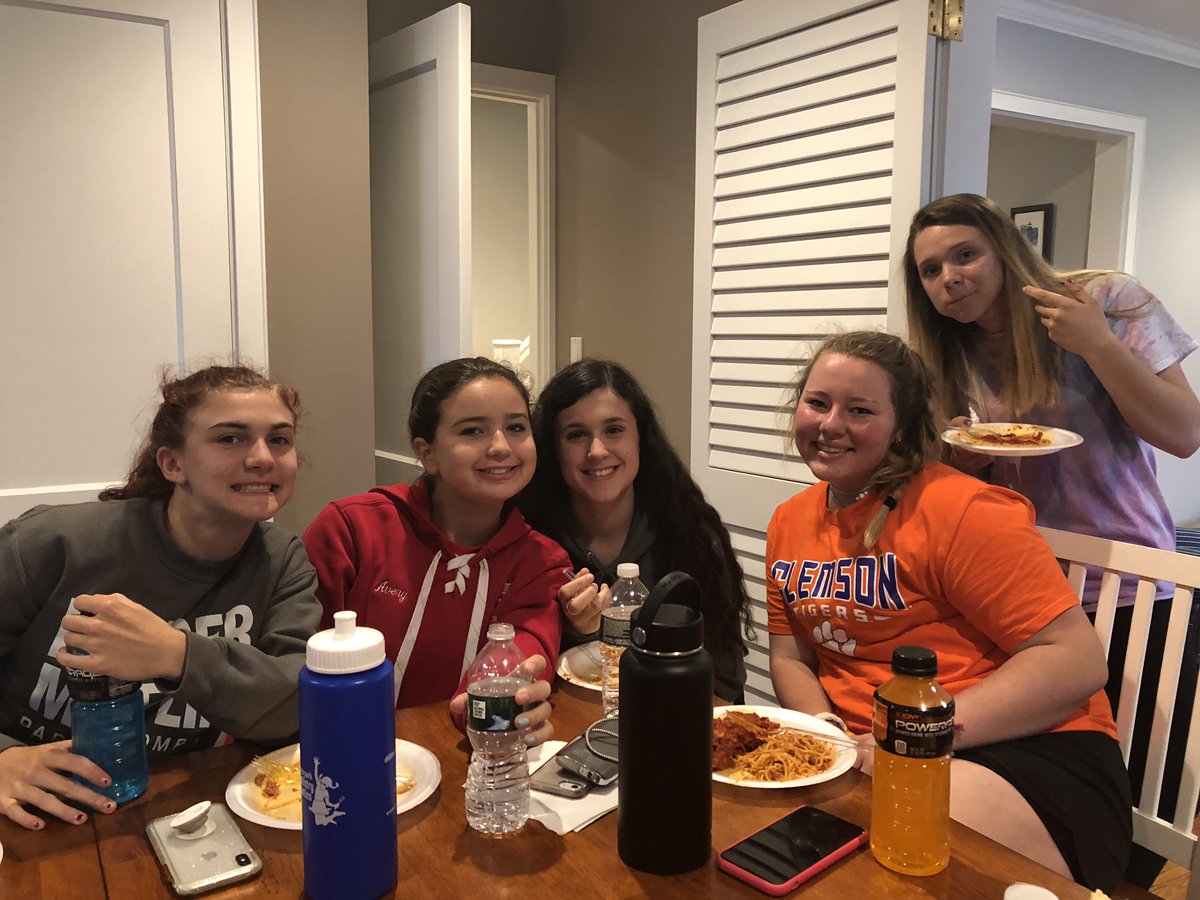 stratfordglax's tweet photo. Getting some good grub before gameday tomorrow!! ♥️🥍💛😈💪🏼 #gamedayeve #pressB #hypedbuthumble #goodeats https://t.co/Cx5zgSWwdx
