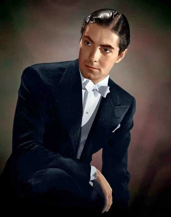 regbit1's tweet photo. #Houve um tempo em que #Tyrone Power foi considerado homem mais lindo do cinema, filho também ator #Tyrone Power Sr., apareceu dezenas filmes, maioria românticos, sem deixar fazer ótimas participações dramas e comédias.Década # 50 dividiu-se entre cinema e teatro
Fotos #Google https://t.co/4O8q1prOfG