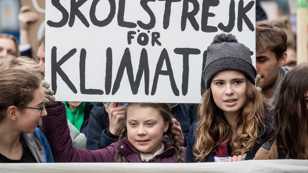 welt's tweet photo. Greta Thunberg ruft jetzt zum globalen Generalstreik auf https://t.co/ulRtHtYBC7 https://t.co/AEr0wTFv6U