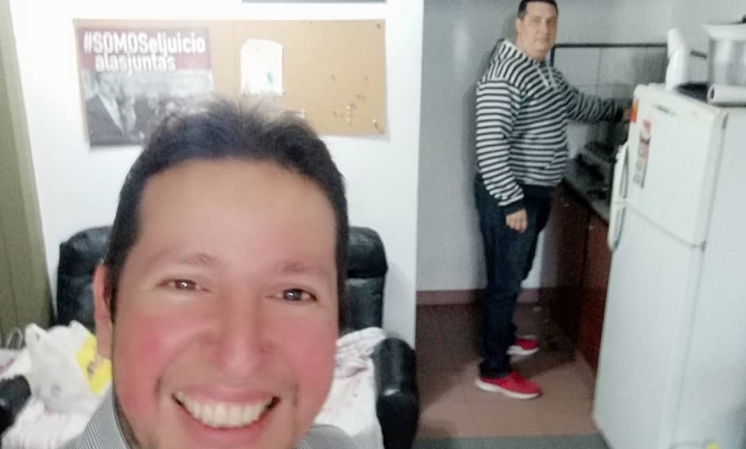 Ateneo_Larralde's tweet photo. Una tarde fría, hoy como toda la semana #PercheroSocial dice presente!!! #Comuna5 #DondeHayQueEstar 🇮🇩💪👋 https://t.co/6JtP5KC5fo