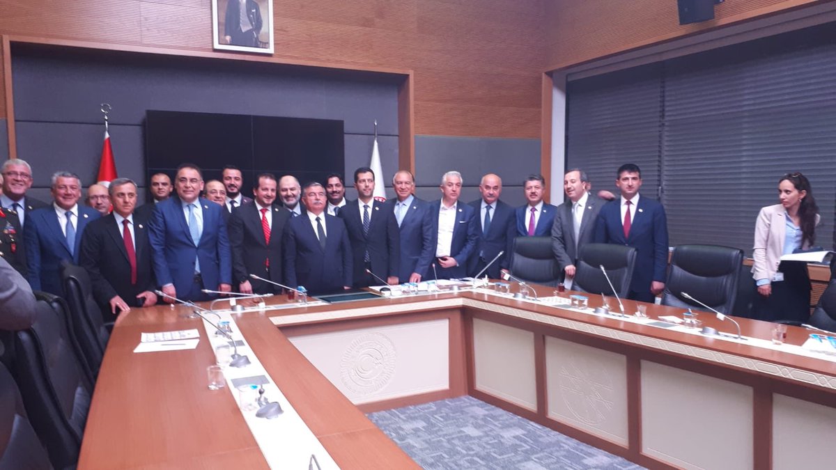 Ismet__Yilmaz_'s tweet photo. Askeralma Kanunu Teklifi Milli Savunma Komisyonunda kabul edildi.
Emekleri için AK Parti Grup Başkanımız @nacibostanci 'ya, Grup Başkanvekilimiz @mehmedmus'a, Milletvekilimiz @SIRIN_UNAL'a
Komisyon üyelerimize ve Milli Savunma Bakanımız ve çalışma arkadaşlarına teşekkür ediyorum. https://t.co/nRU7IiQDzb