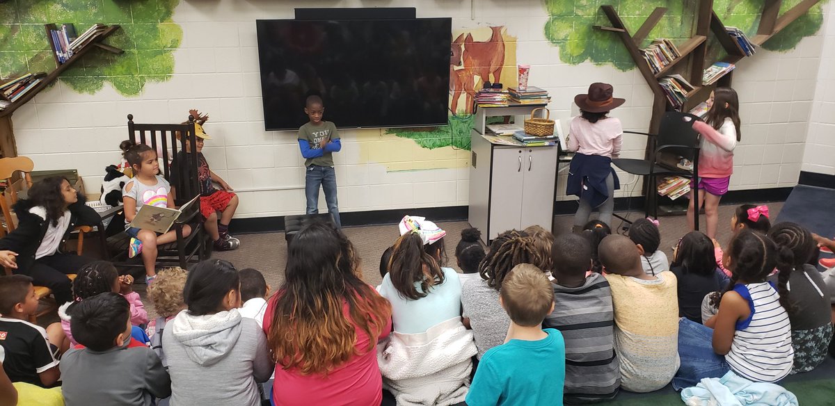 MrsMcKelveyWMES's tweet photo. I cannot thank @WMESmedia enough for coordinating the reader's theater performance with some of our friends! It absolutely ROCKED! #powerofthepineapple https://t.co/EN1YcpyV2Q
