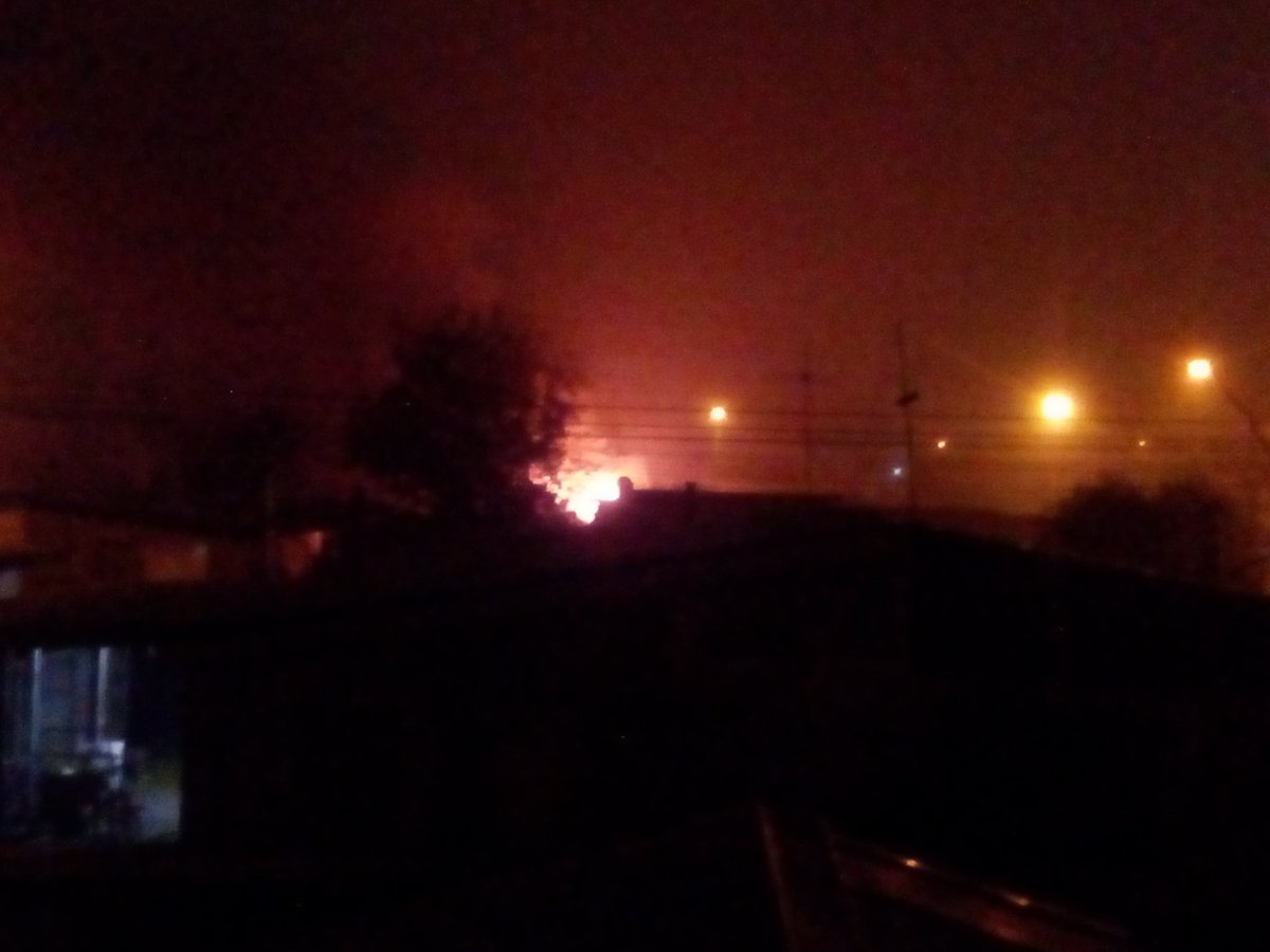 PrensaCajon's tweet photo. #AHORA | Incendio en vivienda en calle Michimalongo con Galvarino, localidad de Cajón. 1ª, 5ª y 11ª compañía de Bomberos Temuco al lugar. https://t.co/FMOIAwtRV6