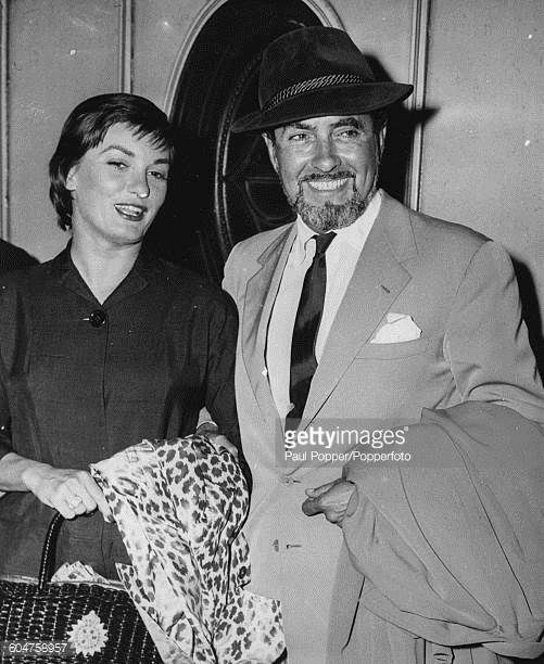 regbit1's tweet photo. #Houve um tempo em que #Tyrone Power foi considerado homem mais lindo do cinema, filho também ator #Tyrone Power Sr., apareceu dezenas filmes, maioria românticos, sem deixar fazer ótimas participações dramas e comédias.Década # 50 dividiu-se entre cinema e teatro
Fotos #Google https://t.co/4O8q1prOfG