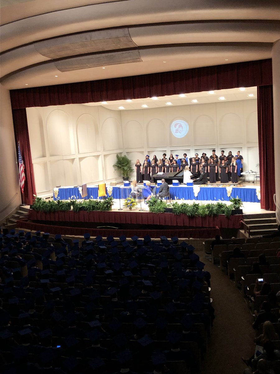 Mainlandhigh's tweet photo. Tune into our livestream of the Class of 2019 Seniors Honors Ceremony RIGHT NOW https://t.co/iVdchh7l1d https://t.co/FLXsN8ueV0