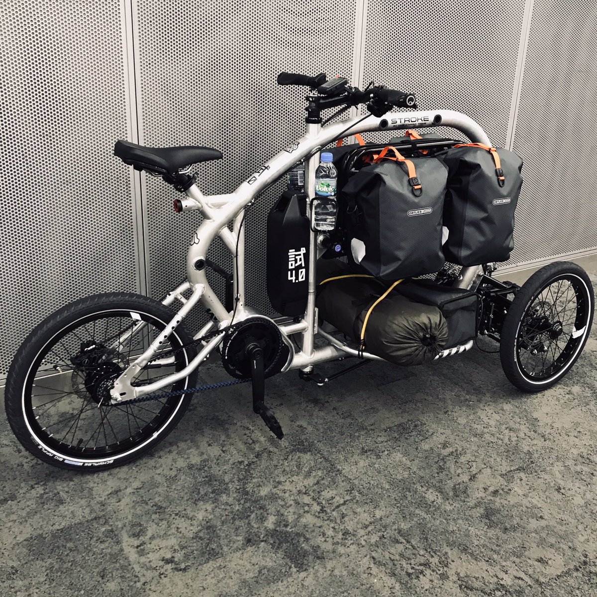 Stroke 三輪eカーゴバイク製作中 新感覚電動アシスト三輪自転車 Strokeカーゴトライク 試作4号機 東京ドーム シティー プリズムホールで開催中のbicycle City Expo 19にて展示中 海外の個性的なe Bikeにも勝る斬新なルックスの純日本製カーゴバイクで