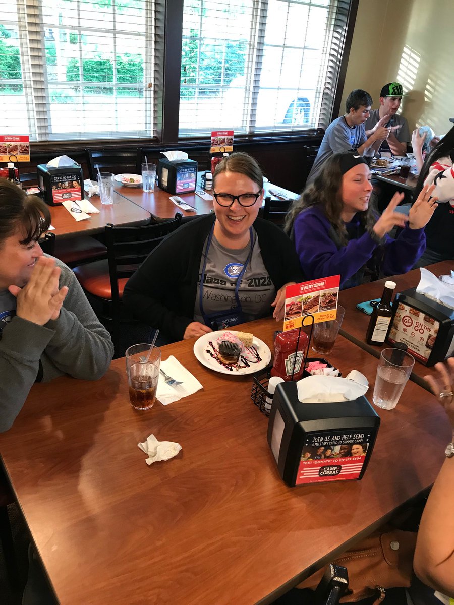 mbailey927's tweet photo. Thanks to @goldencorral for making this “25th” birthday so special #ShumateDCTrip2019 #bus2rules https://t.co/nhwxiyzIpN