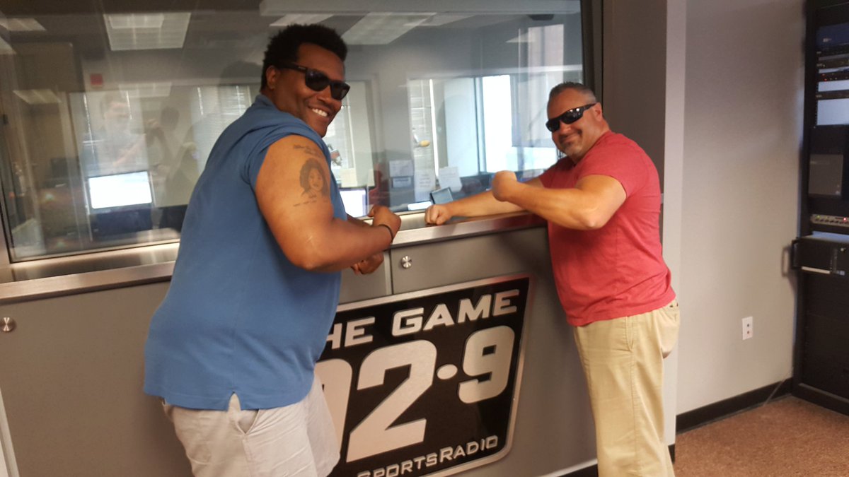 JarvisD90's tweet photo. .@jmch316 It's the #MeatHeadExpress #NewTagTeam #SunsOutGunsOut Junkyard Davis & The Ga Rattlesnake https://t.co/qLZD8lOurO