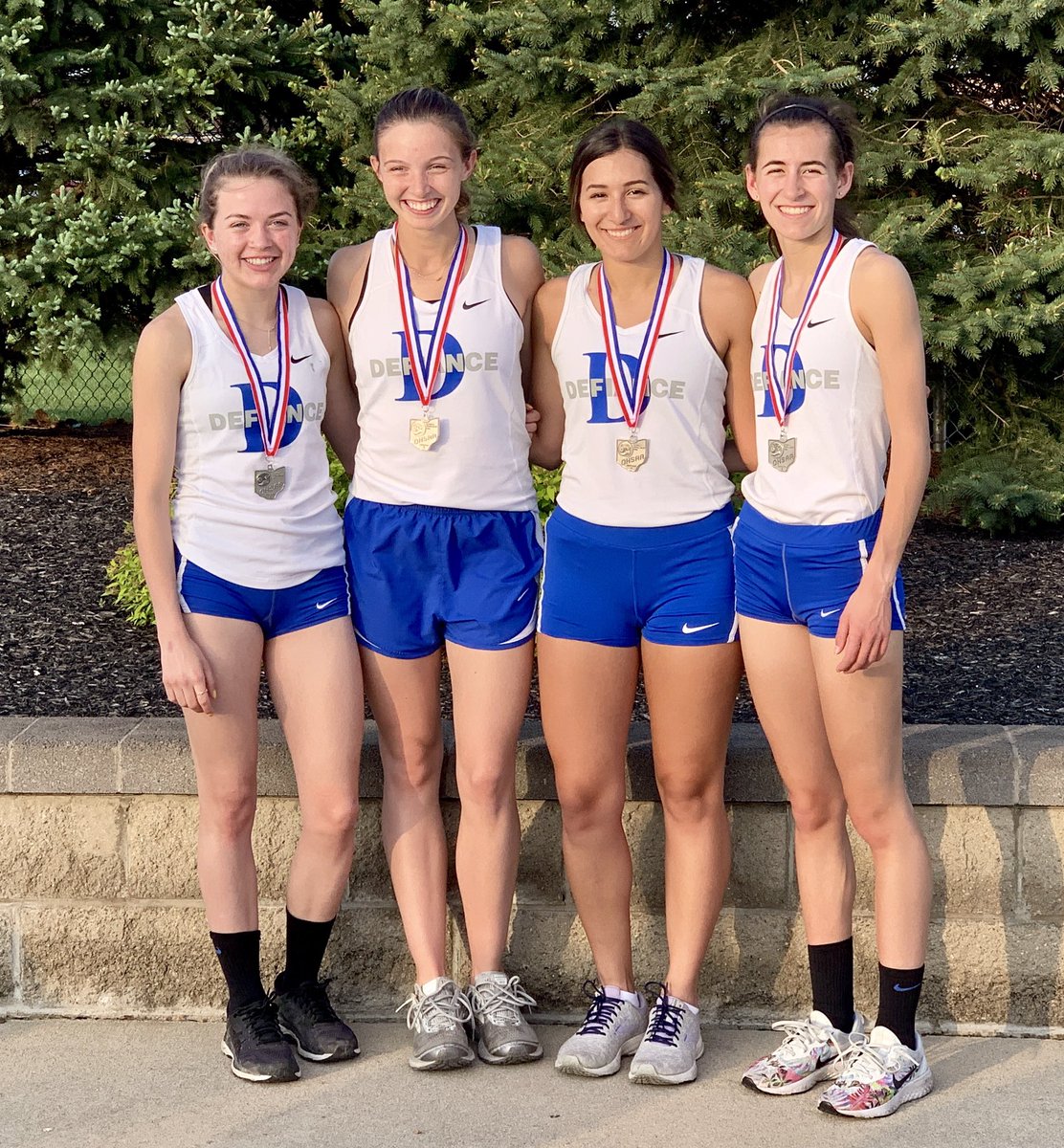 DHSgirlsCC's tweet image. Regional runner-up, qualifying to the State Meet in Columbus next weekend, 3200 relay! #defidoes