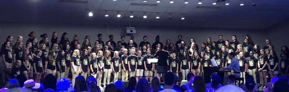 MakingMarksED's tweet image. Fantastic Spring Choral Showcase tonight @HMS_HuskyPride. Wonderful talent from a solid group of singers! Thanks for sharing your gift of song. #SingLoud #MusicRocks #HuskyPride