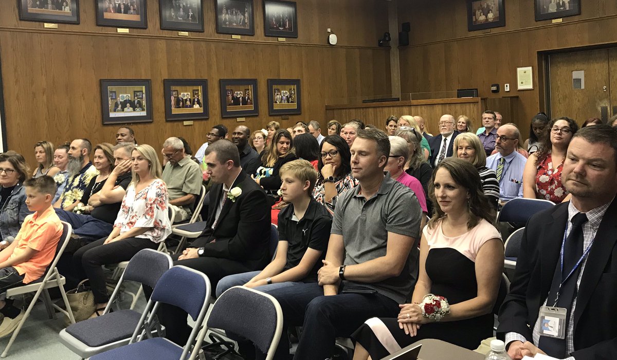 calvertnet's tweet photo. The Board of Education is honoring our amazing Volunteers of the Year tonight. Many thanks to all of you! https://t.co/vpM1WtIPzc