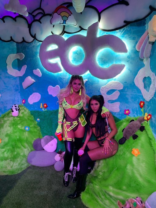 Ok last EDC pics. Maybe. https://t.co/qT1TCOcAGu