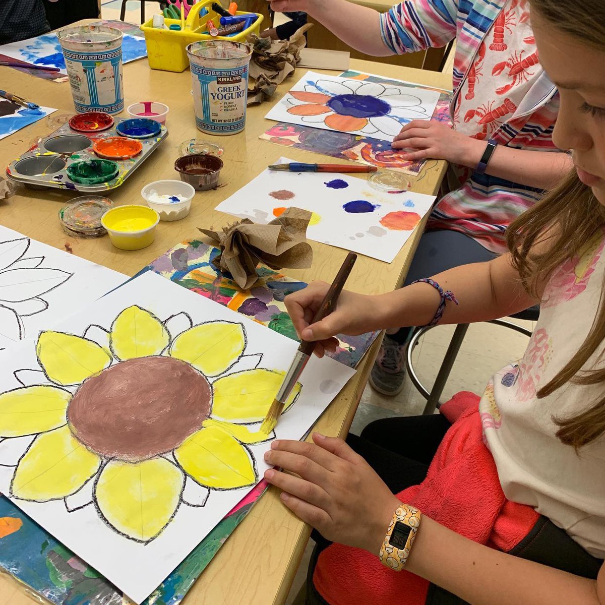sepigol's tweet photo. Who said sunflowers have to be yellow??!? Lilja 4th grade artists will show you why in their creative paintings :) #sunflower #painting #elementaryart #elementaryartprojects #arteducation #artteachersofinstagram #ilovemyjob #color @natickps @liljalions https://t.co/x97xbShD2E