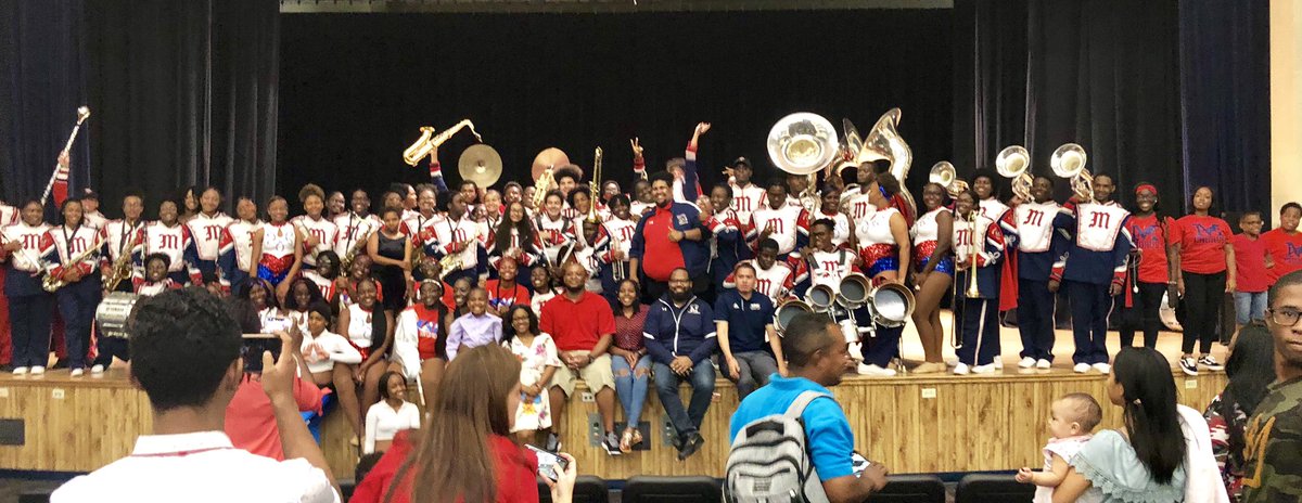 kmar719's tweet photo. Encore!! Encore!! 🎼🎷❤️If you missed last night’s Spring Music Concert, you missed a real treat!! #proudAp #soldierband #lpsc @MiramarBand @msformoso https://t.co/9u38BjQvlw