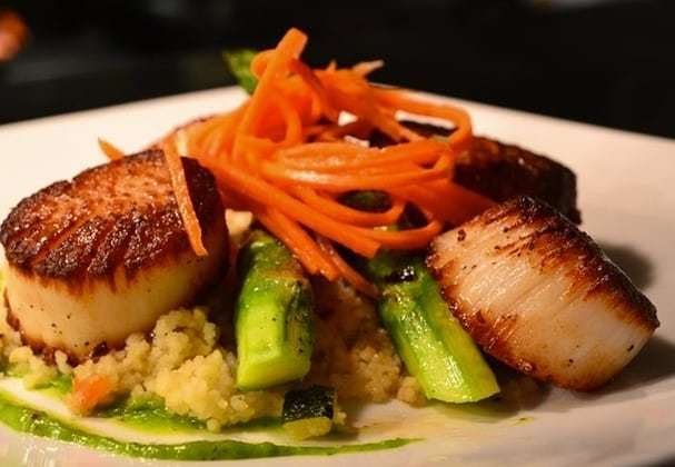 @801chophouseleawood just put out their annual summer Groupon and it's an incredible deal!  Through Groupon, you pay $60 for a $100 value.  I will definitely eat all of my veggies when they are surrounded by steak or seafood! 😋🥩🍤🍷 bit.ly/2welujf