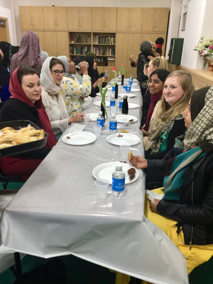 #Ramadan -@FN4M & @WeStandTogether were delighted to be hosted by @didsburymosque for #iftar dinner party. Lovely atmos, w/ful speeches,& fab hospitality.Thank u mosque mgt for looking after so well & for all guests attending. @ThatsManchester @FFEUnyc @peter1fahy @JonnyWineberg