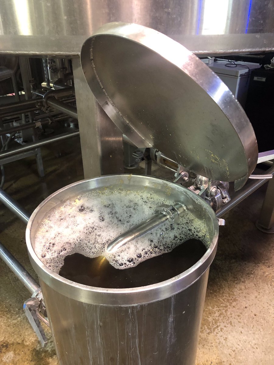 thbcbeer's tweet photo. Brew day with the new team today!
.
#terrehautebrewingco #brewday #localbrew #drinklocal #incraftbeer #craftbeerlife #beerstagram #brewery #brewerylife #brewedwithlove #freshlybrewed #hauteliving https://t.co/jnp0wXFoqm