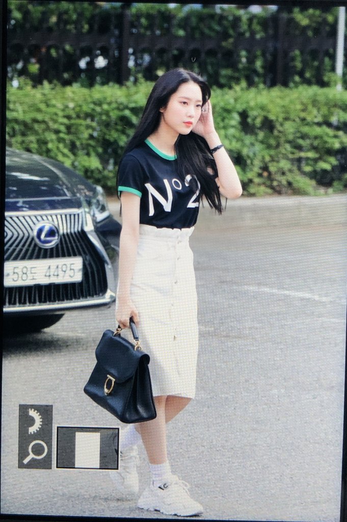ji_ho9_'s tweet photo. 190524 뮤직뱅크 프리뷰
#오마이걸 #지호
#OHMYGIRL #JIHO

@WM_OHMYGIRL https://t.co/3AYpi4uLjH
