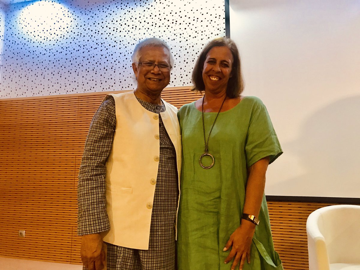 graca_patricia's tweet photo. Honored to meet the wonderful @Yunus_Centre, Prof. Yunus Nobel Laureate, 🌍 inspiring role model, speaking in #CaboVerde on #microfinance #socialbusiness. Sharing a life experience dedicated to taking millions out of poverty 👏🇨🇻 Congrats @CaboVerde_Gov #CVNext #SDGs https://t.co/xvR8vuTDaL