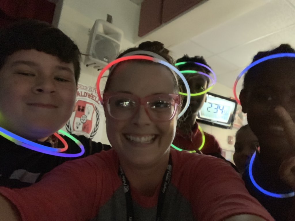 Mrs. Thompson tweet media
