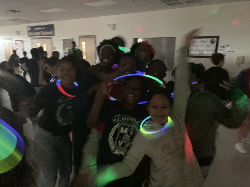Mrs. Thompson tweet media