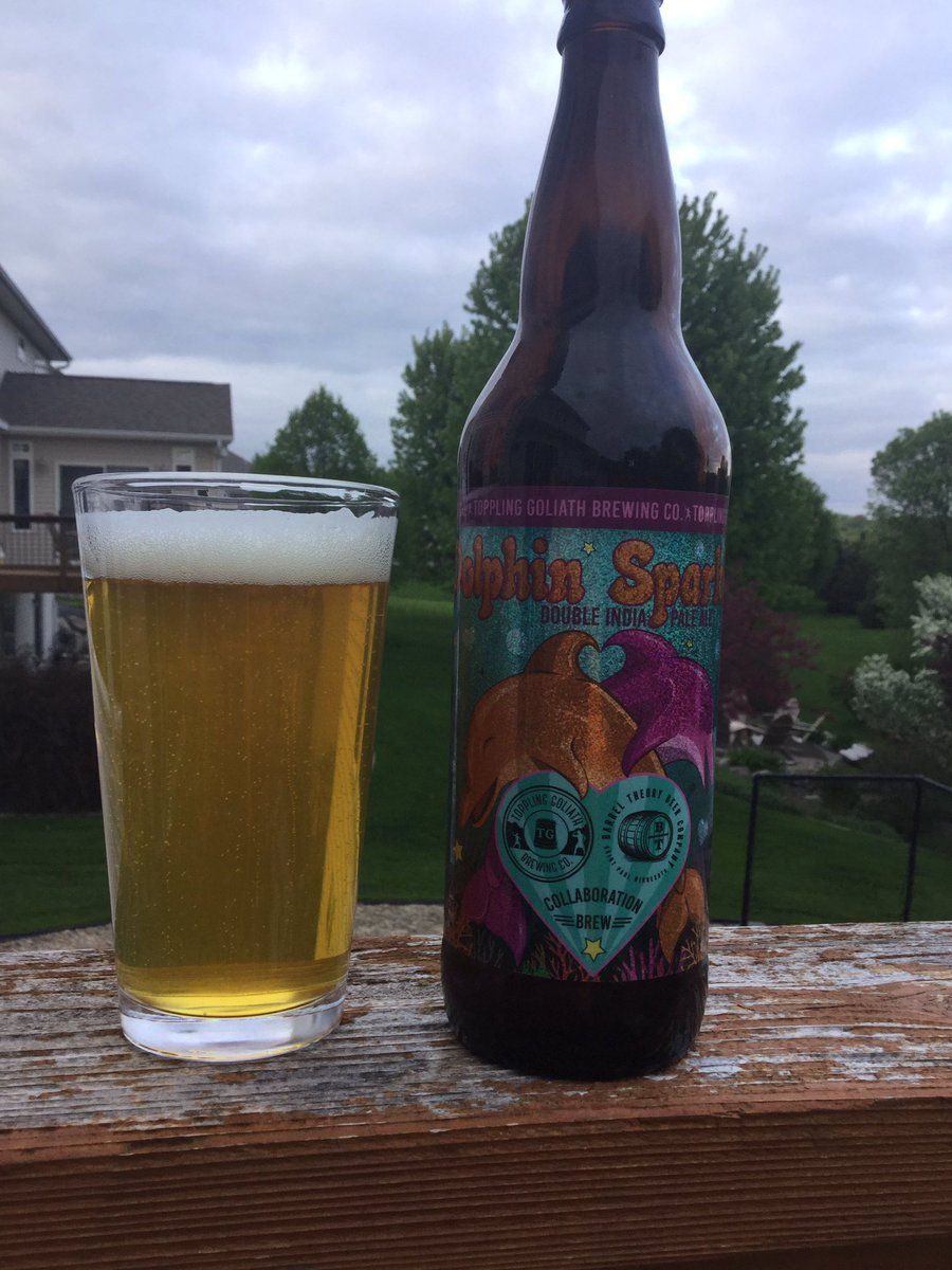 casualbeerguy's tweet photo. Collab brew by 2 of the Best. Dolphin Sparkles by @TGBrews and @BarrelTheory is a DIPA that hits the mark.
#beertopia
πΊπΊπΊπΊ mugs https://t.co/q8ubJFDkKs
