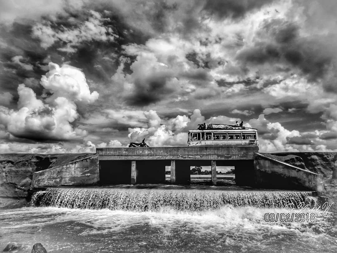 I love to travel, & when i do, i see the beauty of everything around. Moments I stand still, & capture my view. Looking forward to new adventure soon😊 #bnw_legit #bnw #raw_bnw @PicPoet @EarthandClouds2 #travel @EarthandClouds @SkyScapes2 #foto #photography #nature #northernghana