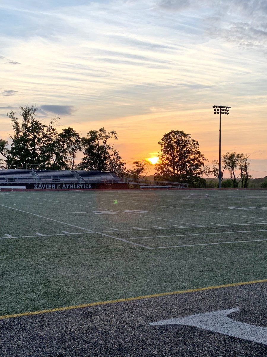 tannerkern_'s tweet photo. Great six mile run under the sunset at Larry McHugh Field! 4 more nights until @xfalconfootball is back ballinβ out! #SpringBall2019 #ForTheBoys https://t.co/4gar8pXNq8