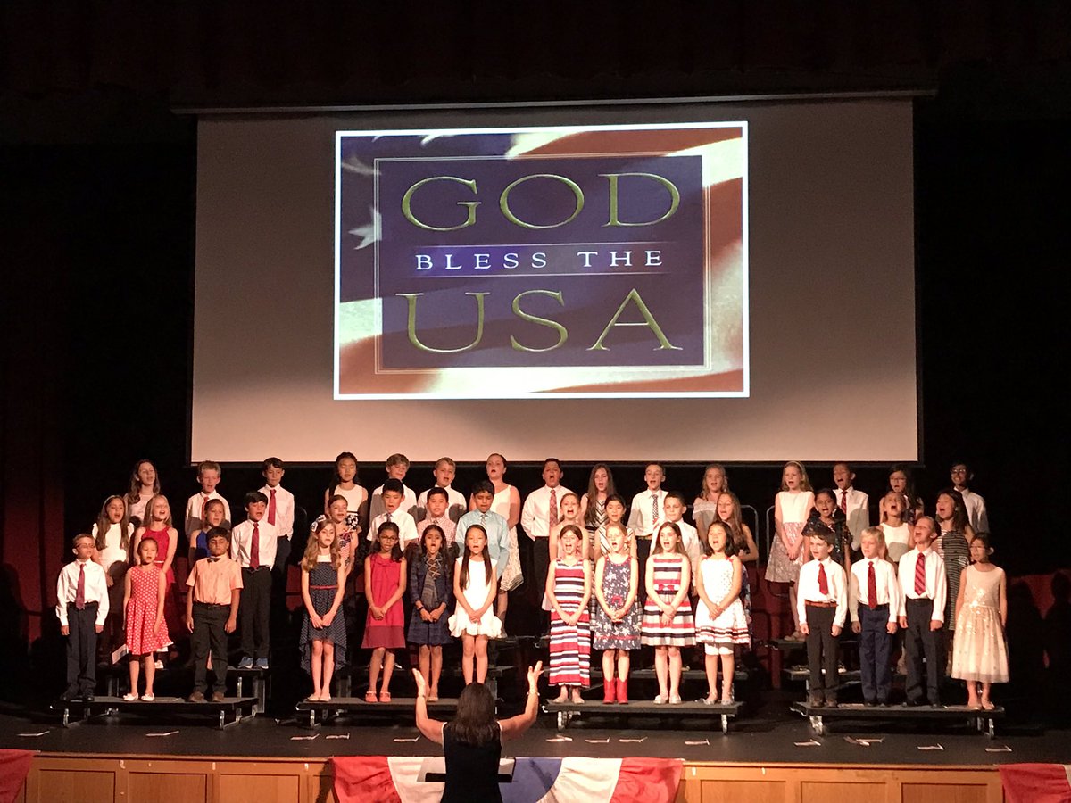 KorenMotta's tweet photo. 🇺🇸 @IndySchool78 #PatrioticProgram https://t.co/YDc6JA1Xfo