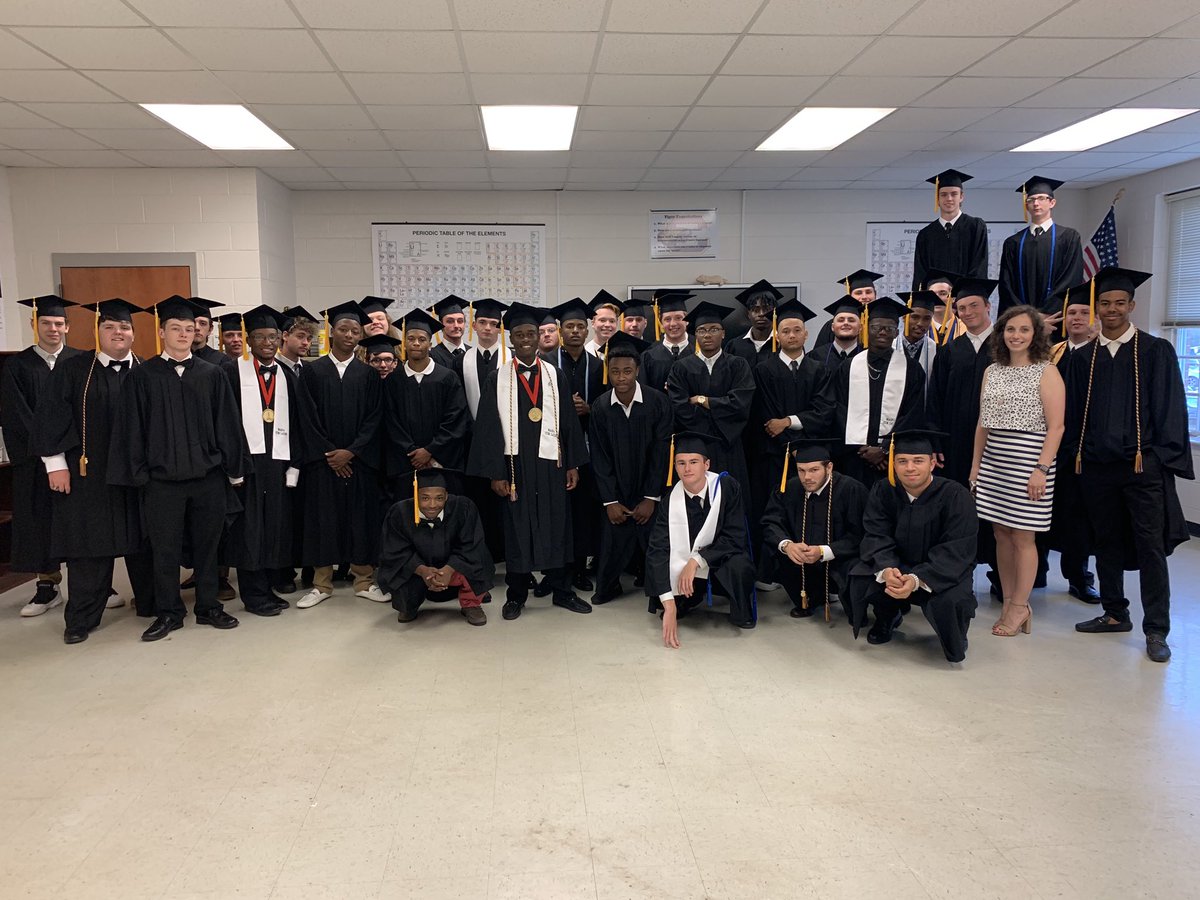CounselorLena's tweet photo. I am so proud of these kiddos. Such a bittersweet moment-my last group of seniors at Comer to be part of their story. #comerpride #dedicated https://t.co/miPx6pYJaQ