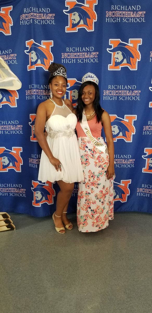 Miss RNE and Miss Homecoming looking ever so beautiful as they presented the awards at the RNE Sports Gala! <a href="/rnestugov/">Richland Northeast</a> <a href="/rne_cavs/">Richland Northeast</a> <a href="/Sabrina_suber/">Dr. Sabrina Suber</a>