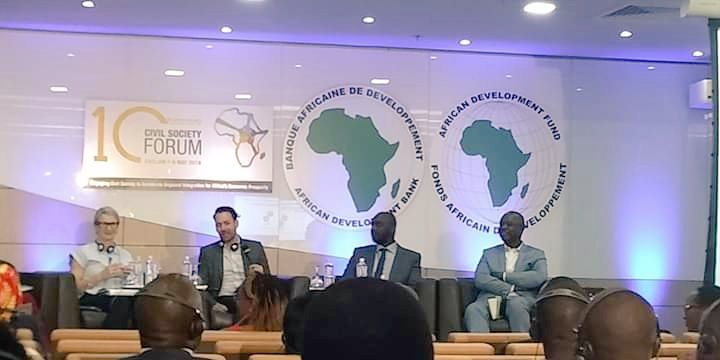 dedson10's tweet photo. Le dixième Forum de la société civile organisé par la Banque africaine de développement (BAD), favorise une plateforme d'échanges entre elle et les organisations non gouvernementales africaines.
#RJDC
#AFBD
#BAD
#allianceclimatique
#ODD https://t.co/FdJxfOwRvi