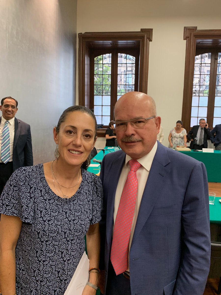 Terminando interesante reunion con la Jefe de Gobierno, el Alcalde de Azcapotzalco y los industriales de Vallejo sobre esta prioritaria zona de la Ciudad de México.