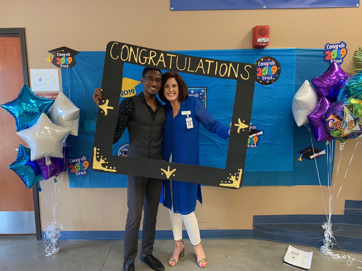 I’m not supposed to pick favorites, but <a href="/TiParks/">Ti’Rhon C. Parks</a> is without a doubt one of the most inspiring educators in @IRCSchools! Thank you for everything you do for the @DodgertownELEM students! 💙