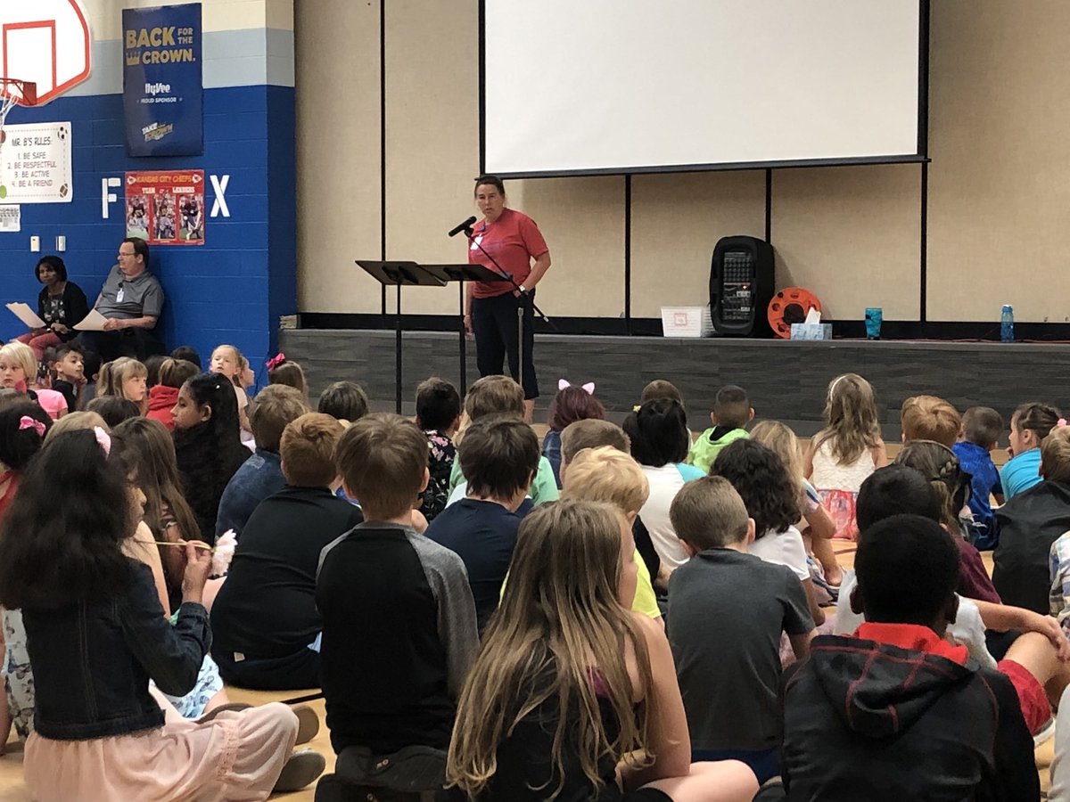 NorthviewK5's tweet photo. We had a full house at Northview for our Awards Assembly. Congratulations to all of our Roadrunners for finishing strong! It was a great year of learning &amp; success! #PerfectAttendance #RoadrunnerReaders #ArtAwards #GoldenShoeAward #MathWings #CSI #YoungAuthors #ComputerStudents https://t.co/JgbRZxMdRV