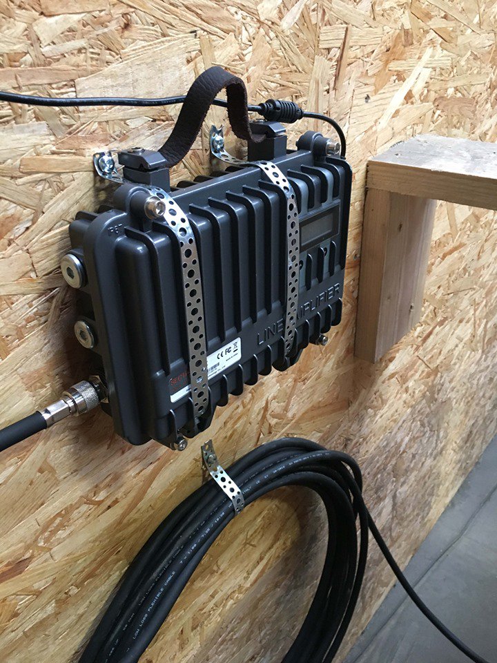 retevis_fans's tweet photo. Retevis #RT97 repeater works in the warehouse.
✔Easy to carry, with the small size
✔Affordable price, only USD399
✔Frequency(Tx and TX) Can be customized for VHF or UHF
✔Offset can be customized from 5mhz to 10mhz
✔Free shipping here
Order here: 👉https://t.co/mMjahGWRtZ👈 https://t.co/AAg2eMMJBX