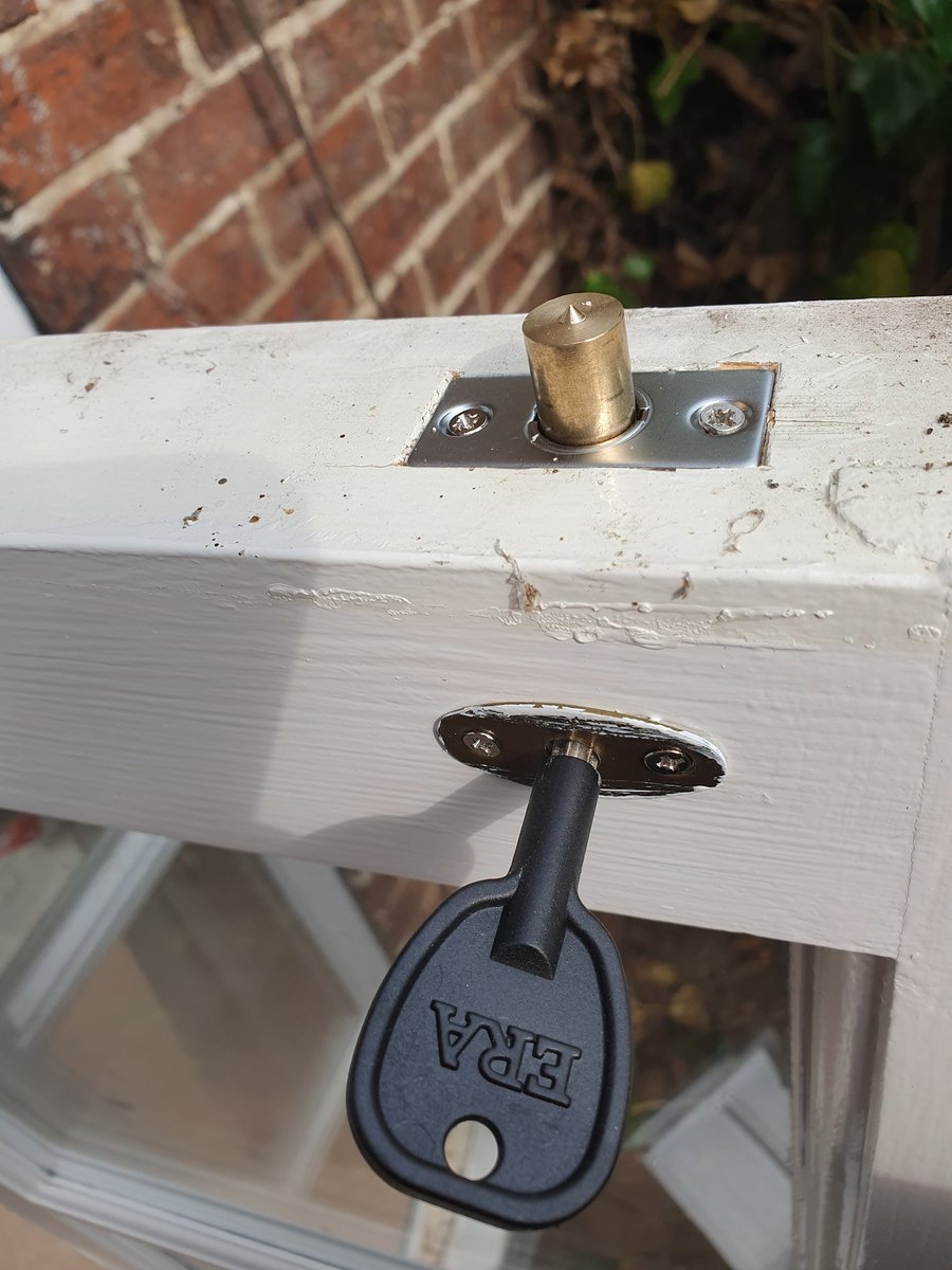 locksmithhub's tweet image. RT  RT  RT @ScottLocks: Replaced @ERASecurity mortise bolts that were preventing the customer from opening wooden patio doors @CorgiFen #locksmi…