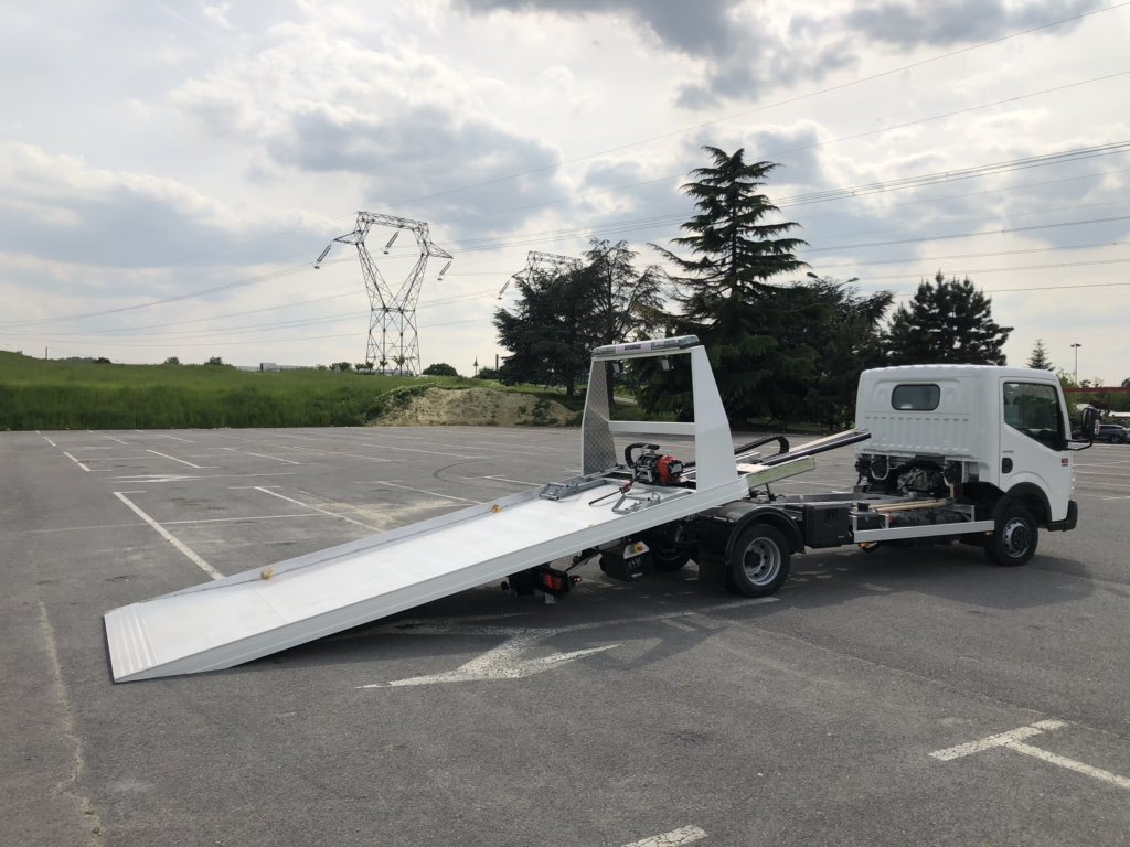 Depann_moi's tweet photo. Nous vendons nos #dépanneuses fabriqué par nos soins ! #evolution #startup #TransformationDigitale #towing #assistance https://t.co/D89MP2Kj2R
