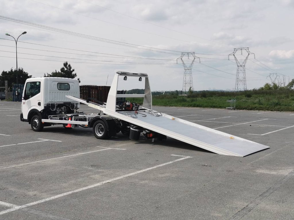 Depann_moi's tweet photo. Nous vendons nos #dépanneuses fabriqué par nos soins ! #evolution #startup #TransformationDigitale #towing #assistance https://t.co/D89MP2Kj2R