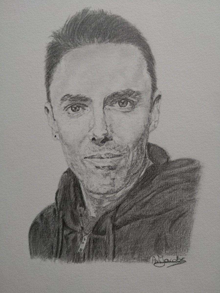 AnJacobs6's tweet photo. The last drawing of Glen that I did is already 4 months ago! Will have to do another soon. I need another selfie Glen! ๐ #thescriptart https://t.co/3q2qSz7DaS
