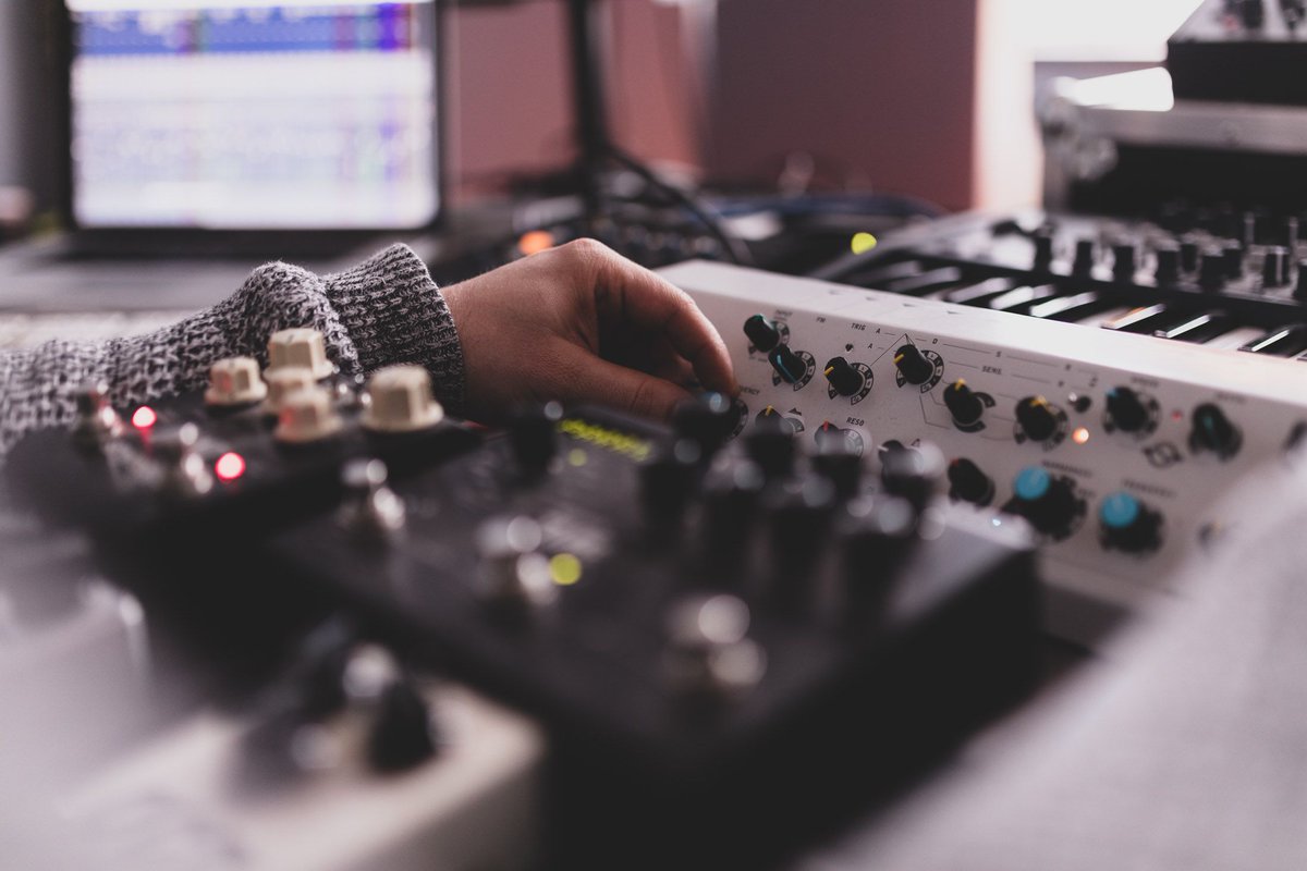 IsekStudio's tweet photo. Music production for custom projects! From advertising to websites to video or various artists. Let us know what you need! 
#Producer #recordingstudio #advertisement #musicvideo https://t.co/HQs5Z6cl98