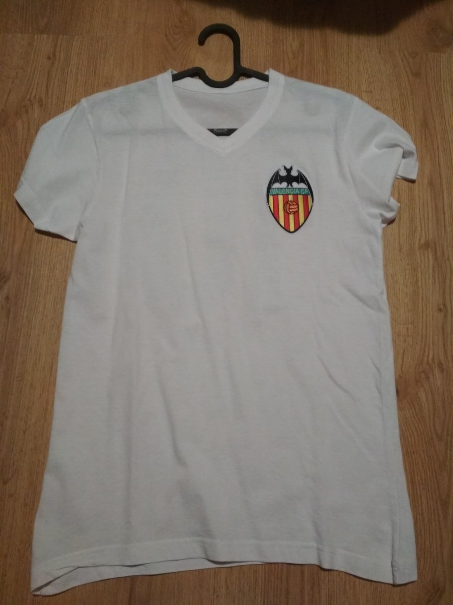 Valencia CF Vintage on Twitter: "Me llevo cuatro pero... ¿Qué camiseta debería de ponerme mañana? https://t.co/JJQcuxtz0b" /