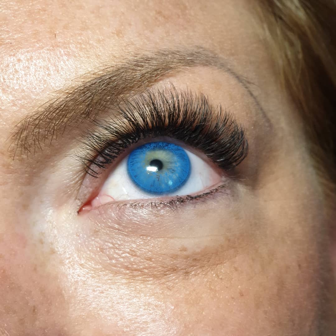 torytaylor1's tweet photo. Just look at those eyes 💙❤❤
#lashes #eyelashextensions #exeter #devon #lashroom #blue #black #holidaylashes #silk #CCurl https://t.co/QByp1YJ6oJ