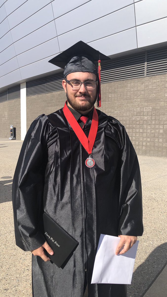 DillonKies66's tweet photo. Graduation day!  Next stop Concordia!  Excited about my future and to be a Cobber!  #RollCobbs https://t.co/PTLFHxXXZm