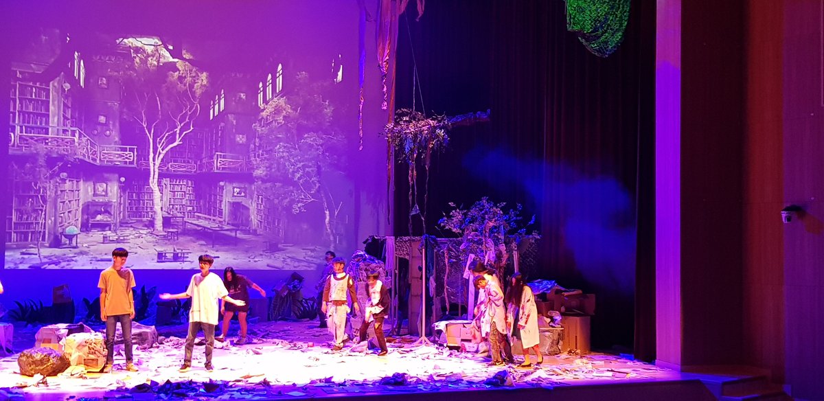 Great job on the Zombie play MS!#zombies <a href="/SJA_Jeju/">SJA Jeju</a>