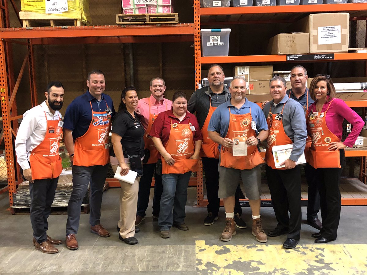 We got to recognize these three awesome people in front of our division president <a href="/Haydnchilcott/">Haydn Chilcott</a>! Thank you Robert, Angela and Josh for all that you do to make our store great!!  💥👊🏻 #teamg3 #recognition #awesomeassociates #myMETteamrocks #superproud