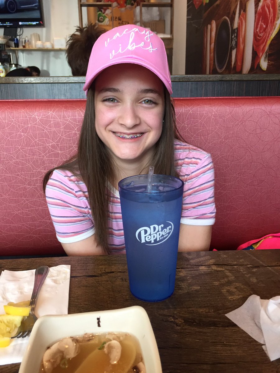 Bacchrish's tweet image. Look out Gamers!  My daughter ZebraGurl8 is a 6th grader now.  Her brother @TheAlsandair has gave her some great pointers!  Watch for her @TitanCupcake_ @Pixiekittie_ @thebesttaco @MattypocketTV @Swindyyyy she is a better player than I am!