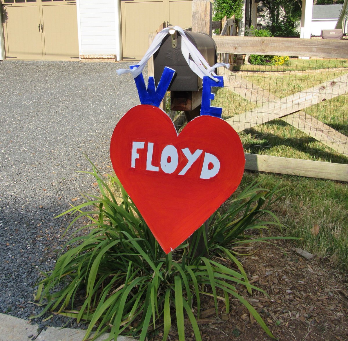 Update! People on Floyd's route decorated their mailboxes to surprise him on his last day