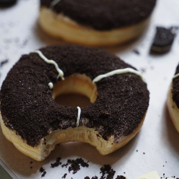 JcoHongkong's tweet photo. Are you an Oreo fanatic? J. Co serves the best Oreo donut that is addictively scrumptious & cure any chocolate and cream craving!
#Oreology #Oreo曲奇忌廉冬甩 $16
#OreoFrappe #Oreo曲奇忌廉沙冰 $40-$46
#jcohongkong #jcohk #jcodonuts #jcodonutsandcoffee #jcodonutshk #donuts #cafe https://t.co/VryP4Hvi4T