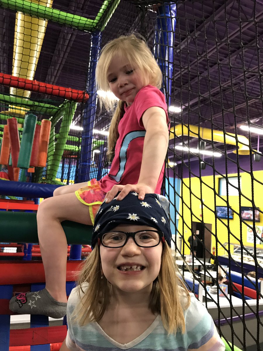 dennisrodenberg's tweet image. Awesome time seeing these great friends getting some energy out at the PlayStation today #powerdynamic #happybusdriver